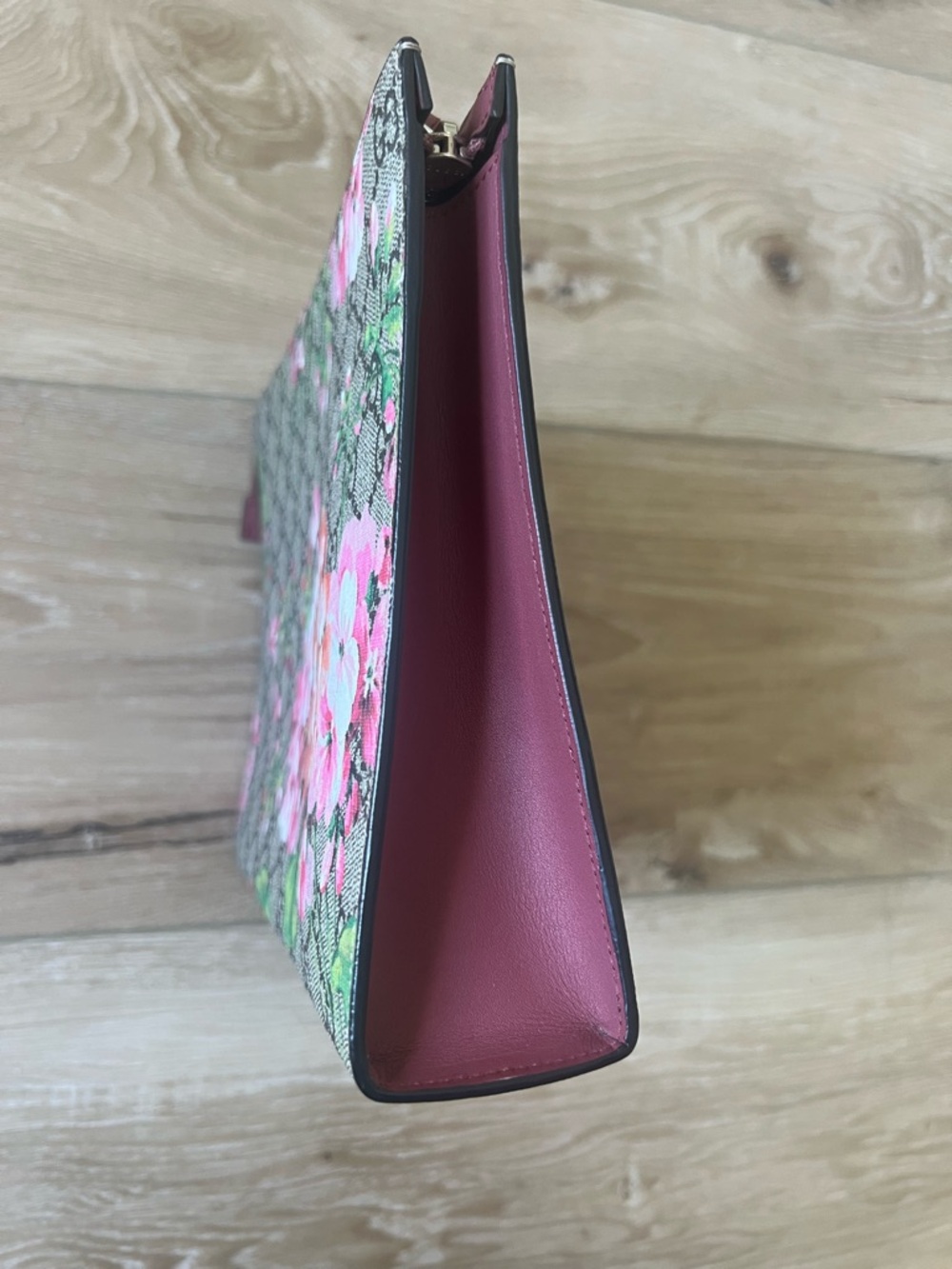 GUCCI *mint Floral GG Supreme Pouch in Pink/Burgundy W/ COA - Picture 6 of 16